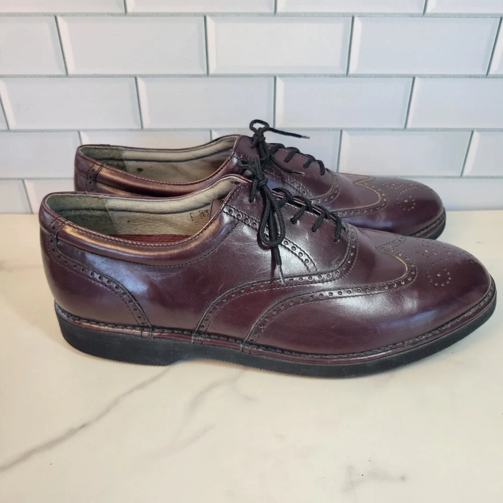 Rockport DresSports Mens 11 W Burgundy Leather Wingtip Oxford Vibram Shoe